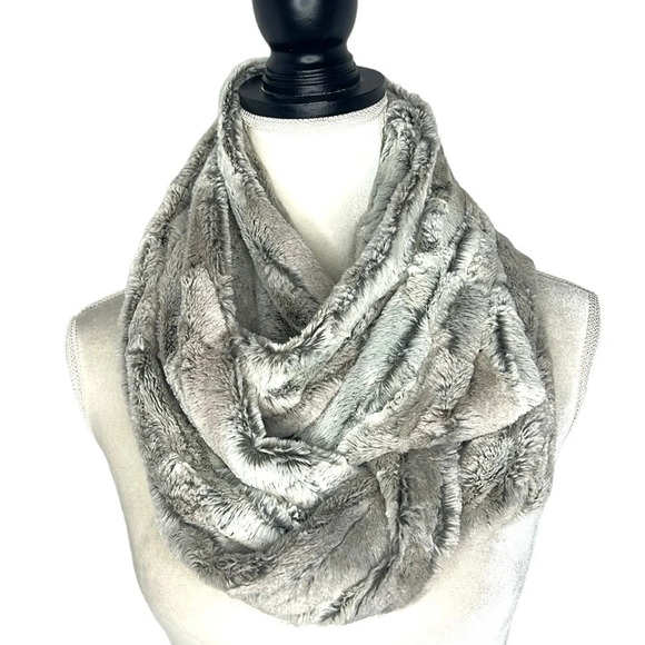 Plush Faux Fur Infinity Scarf Gray Soft Cozy Winter Wrap Boho Luxe Neutral - Picture 3 of 9